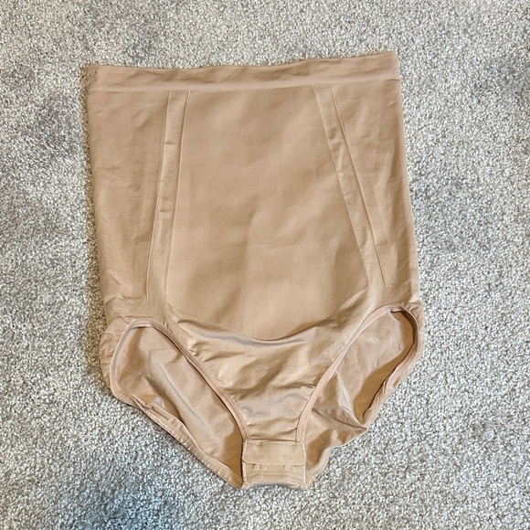 SPANX Shapewear in Light Beige - Picture 1 of 7